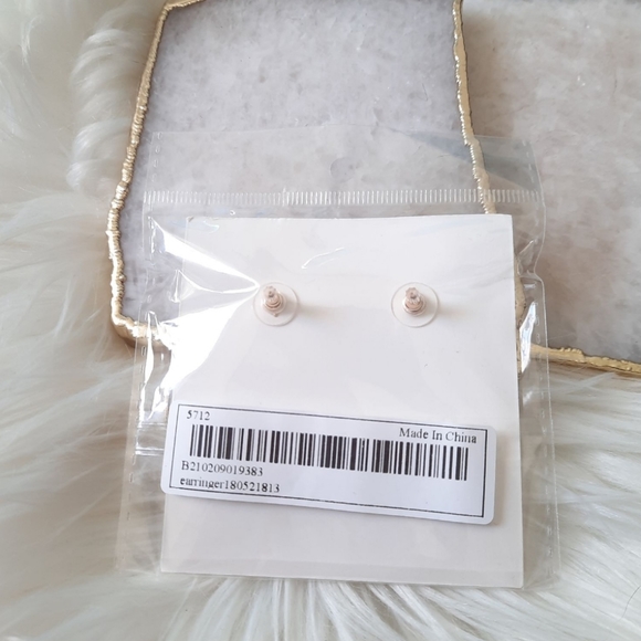 Abstract Portrait Face Earrings - Picture 10 of 10